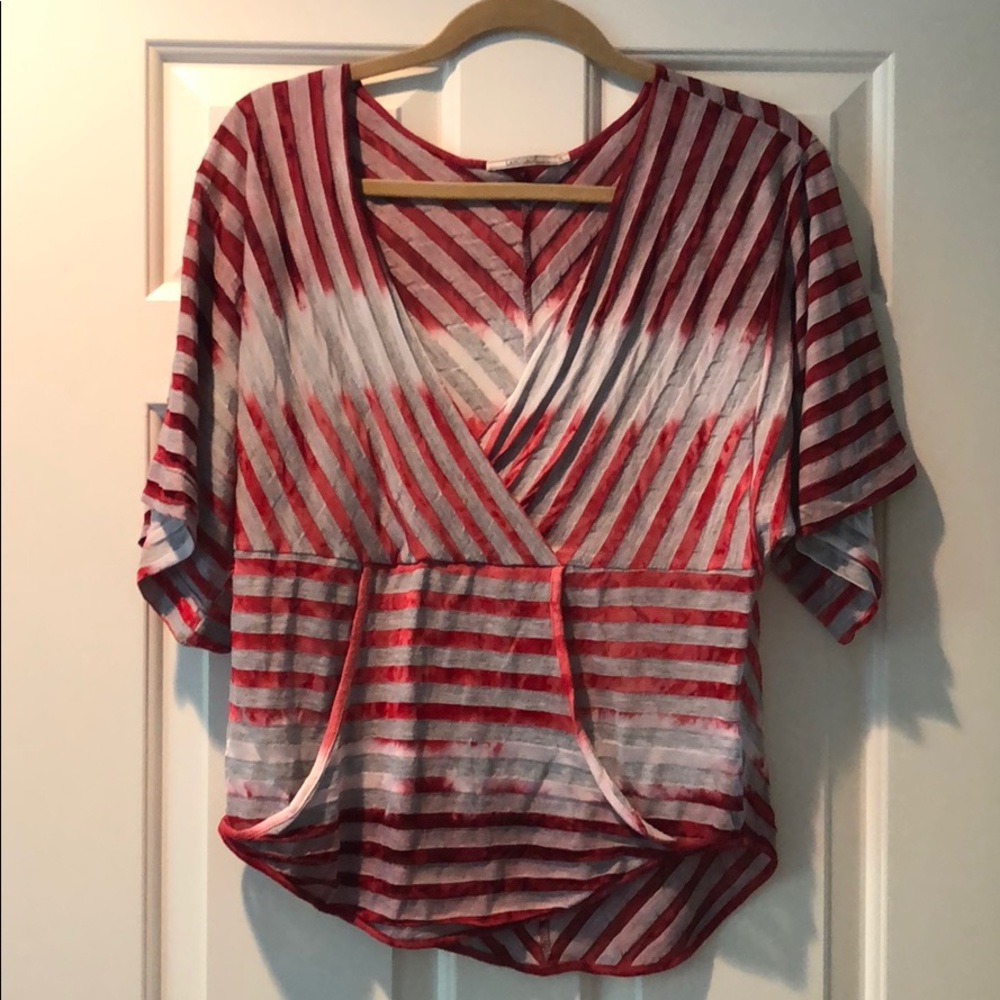 "Language" top, size medium